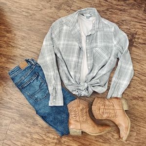Old Navy women’s plaid twill shirt